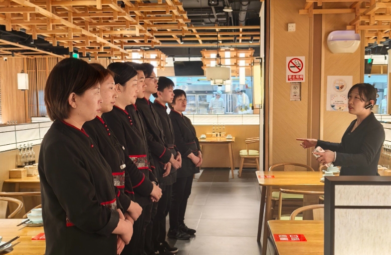 餐饮工作服什么颜色最好？适配门店最合适